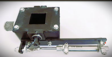 Dosing flap for feeder of water jet cutter